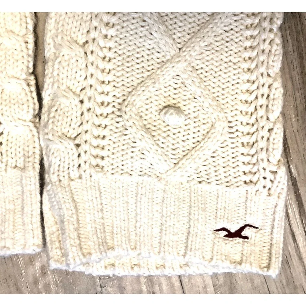 Hollister Arm Leg Warmers Womens One Size Cream Cable Knit Red Bird Logo